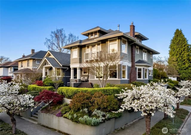 Property photo for 2002 1st Avenue N, Seattle