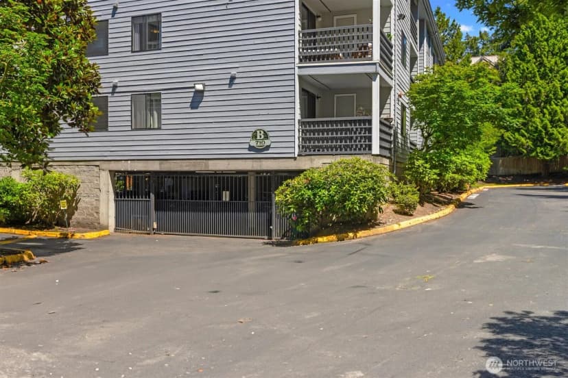 Property photo for 710 N 160th Street #b307, Shoreline photo 32