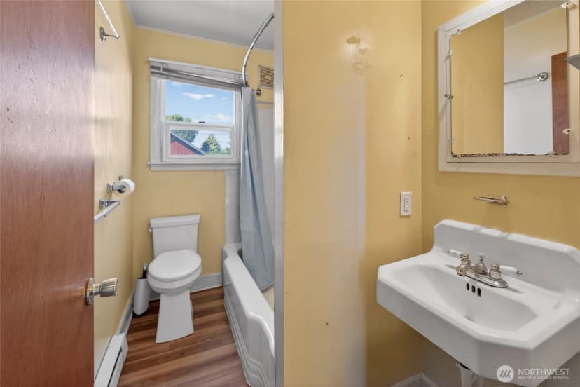 Property photo for 1039 W Sixth Street, Port Angeles photo 14