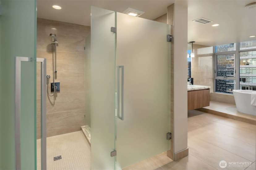 Property photo for 583 Battery Street #3704n, Seattle photo 24