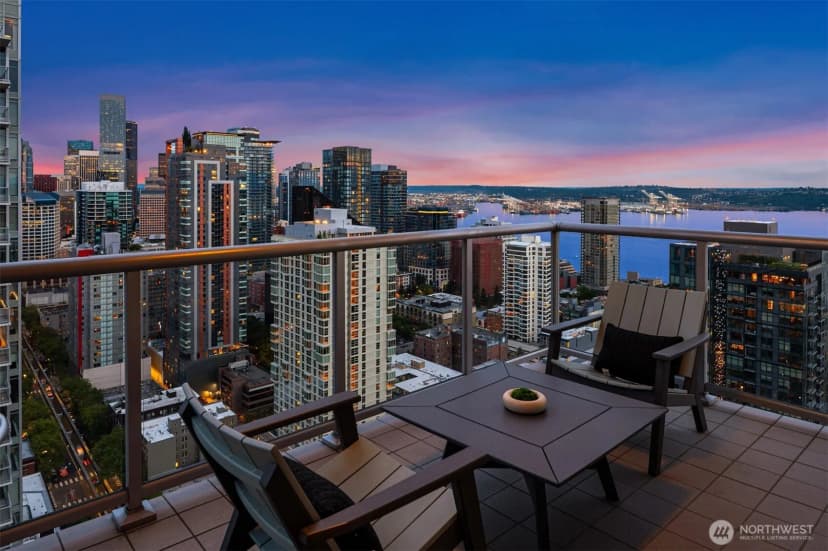 Property photo for 583 Battery Street #3704n, Seattle photo 5