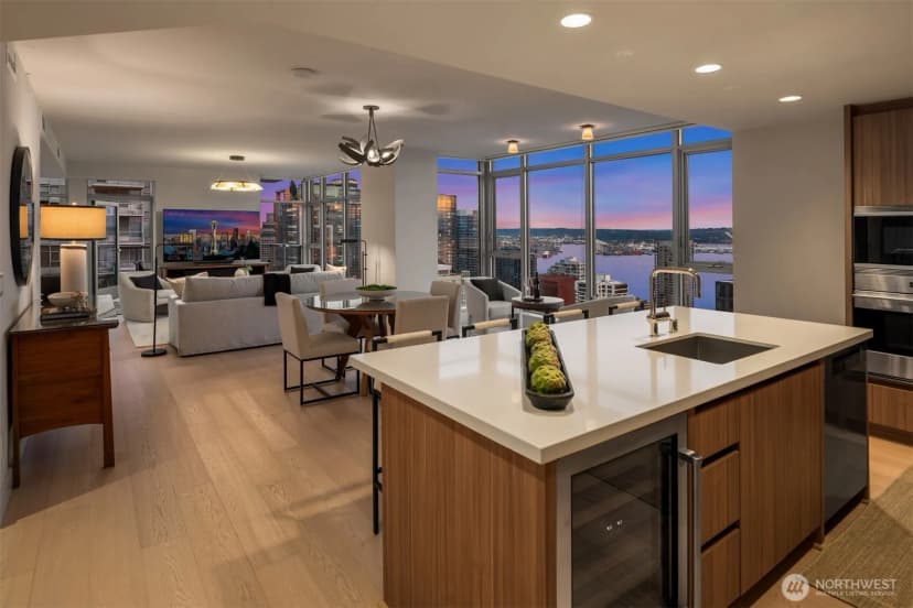 Property photo for 583 Battery Street #3704n, Seattle photo 14