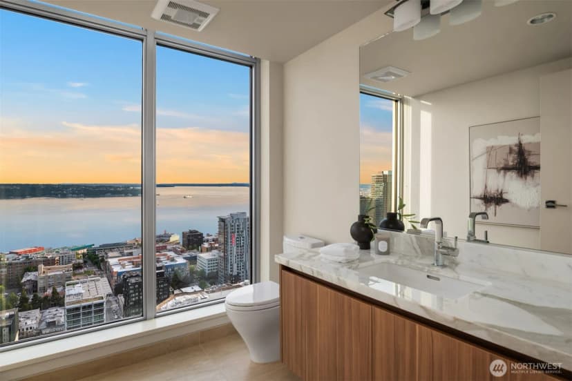 Property photo for 583 Battery Street #3704n, Seattle photo 17