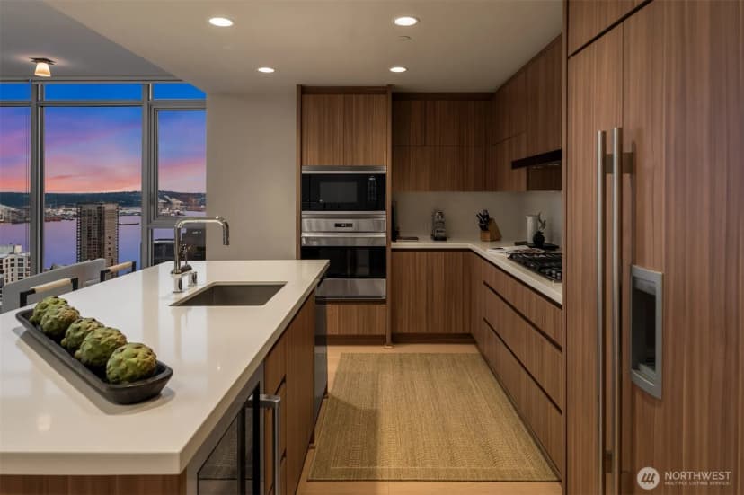 Property photo for 583 Battery Street #3704n, Seattle photo 13