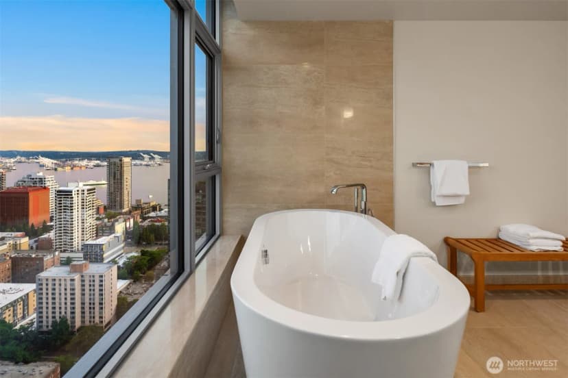 Property photo for 583 Battery Street #3704n, Seattle photo 23