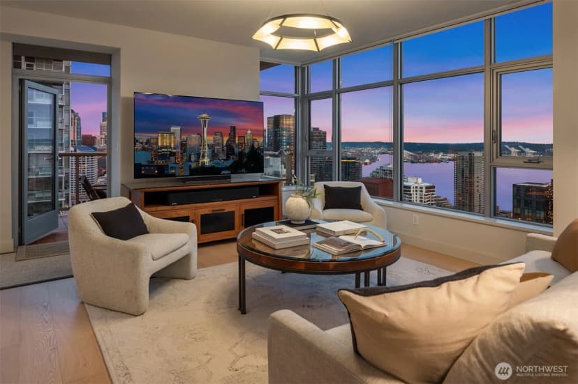 Property photo for 583 Battery Street #3704n, Seattle photo 4