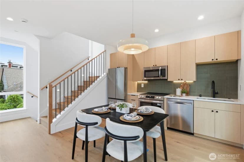 Property photo for 6219 9th Avenue Ne, Seattle photo 13