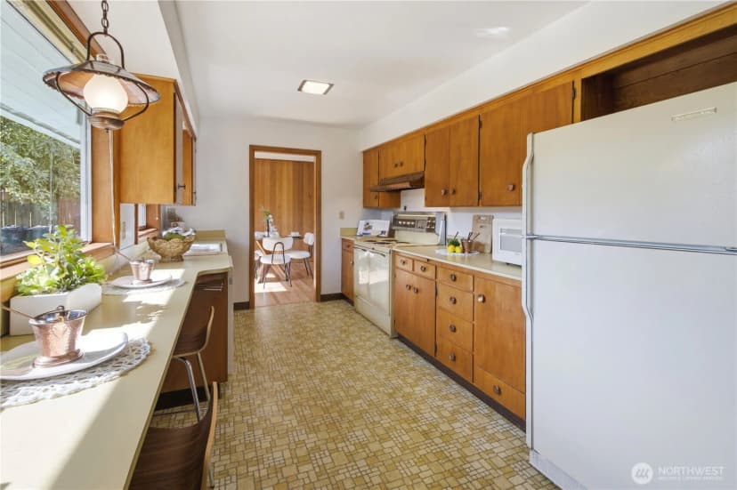 Property photo for 812 Alvord Avenue N, Kent photo 18