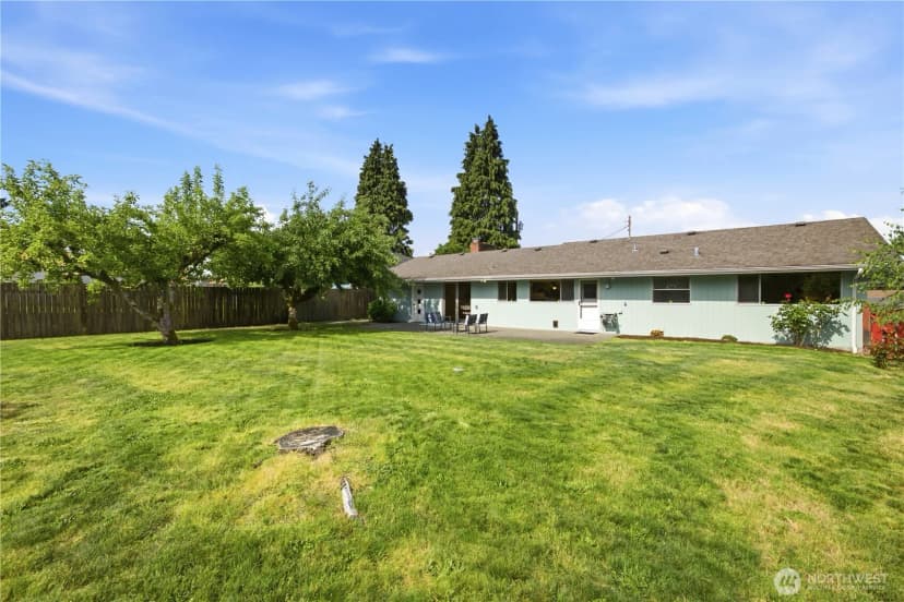 Property photo for 812 Alvord Avenue N, Kent photo 33