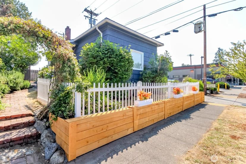 Property photo for 611 N Junett Street N, Tacoma photo 15