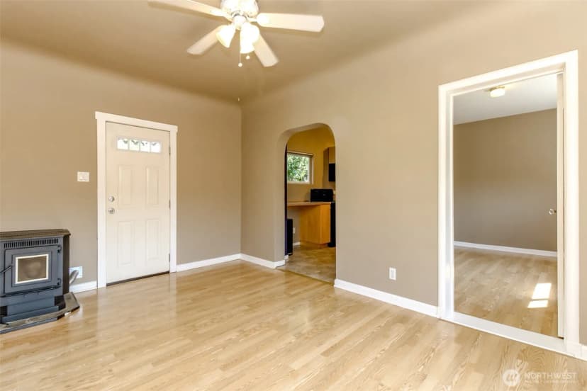 Property photo for 611 N Junett Street N, Tacoma photo 22