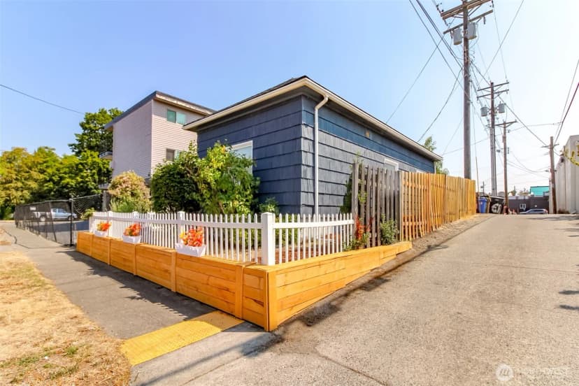 Property photo for 611 N Junett Street N, Tacoma photo 13
