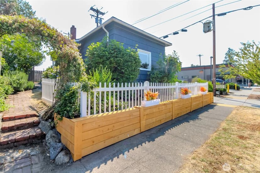 Property photo for 611 N Junett Street N, Tacoma photo 12