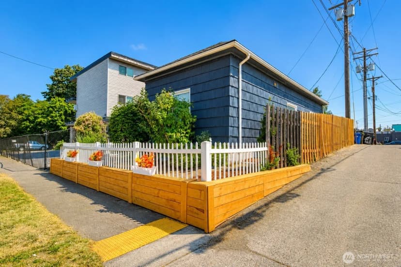 Property photo for 611 N Junett Street N, Tacoma photo 7