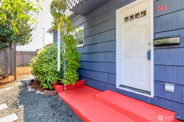 Property photo for 611 N Junett Street N, Tacoma photo 3