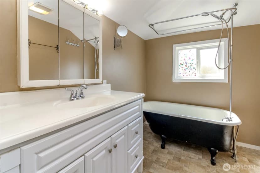 Property photo for 611 N Junett Street N, Tacoma photo 38