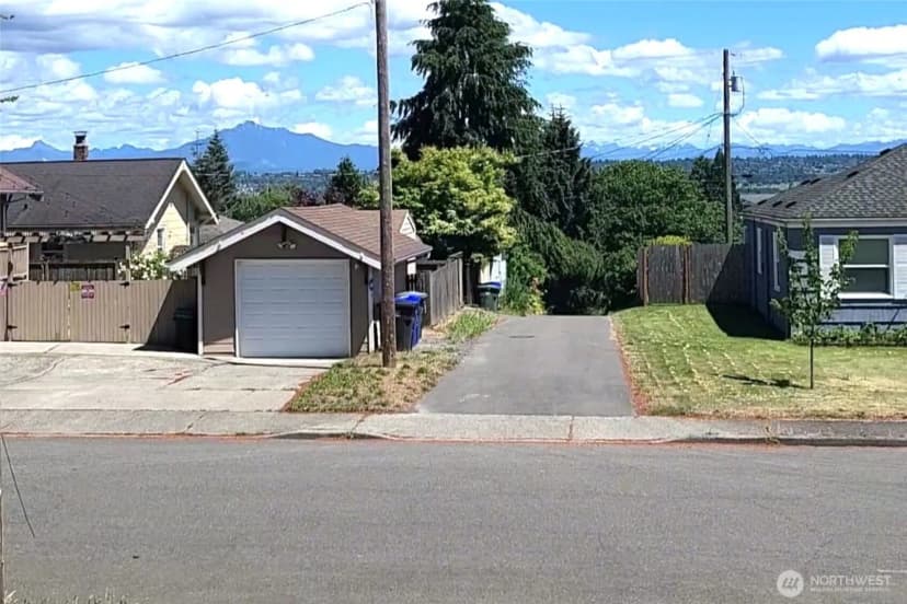 Property photo for 1608 Cedar Street, Everett photo 28