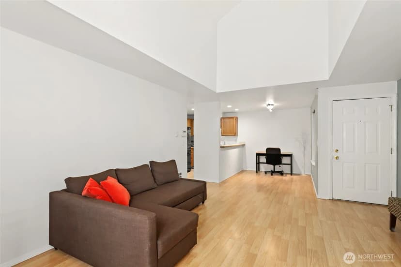 Property photo for 22810 30th Avenue S #b302, Des Moines photo 4