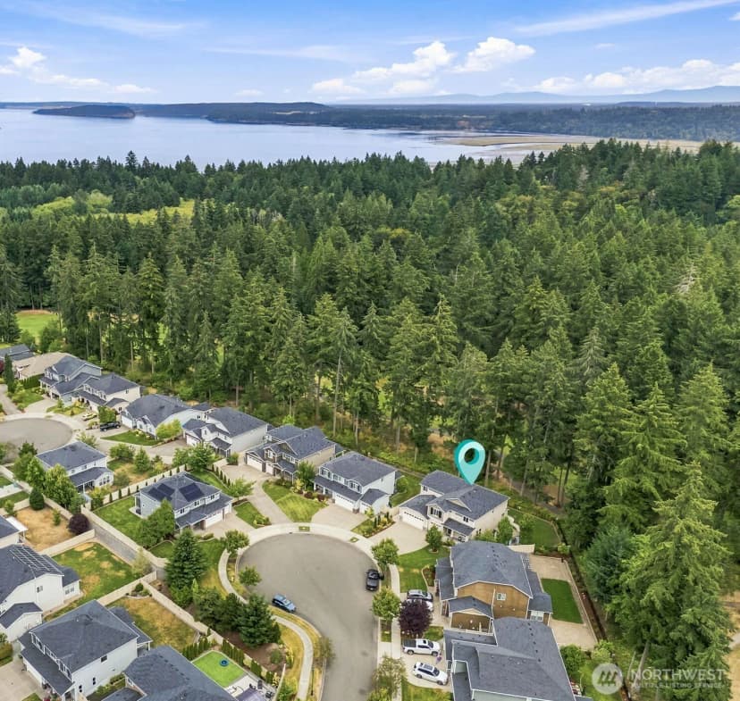 Property photo for 9339 Balata Court Ne, Lacey photo 2