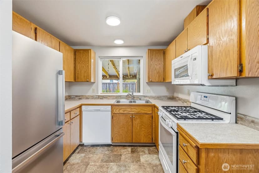 Property photo for 1215 E Gilkey Road, Burlington photo 11