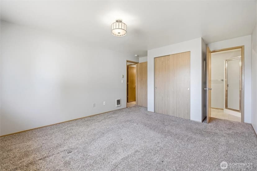 Property photo for 1215 E Gilkey Road, Burlington photo 17