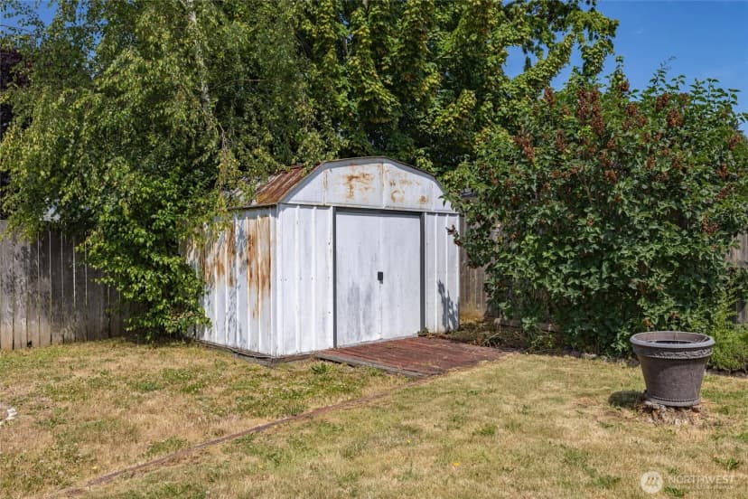 Property photo for 1215 E Gilkey Road, Burlington photo 28