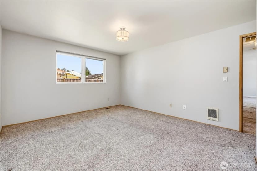 Property photo for 1215 E Gilkey Road, Burlington photo 15