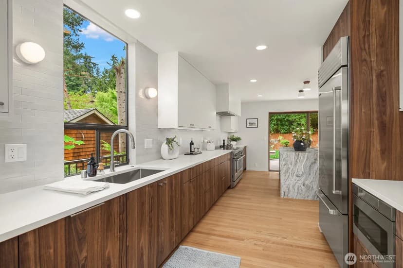 Property photo for 6750 W Mercer Way, Mercer Island photo 19