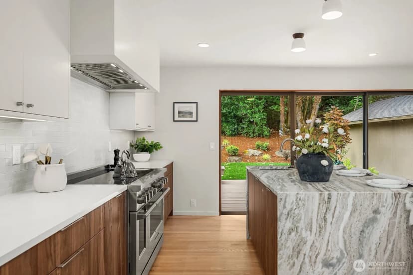 Property photo for 6750 W Mercer Way, Mercer Island photo 12