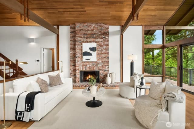 Property photo for 6750 W Mercer Way, Mercer Island photo 4