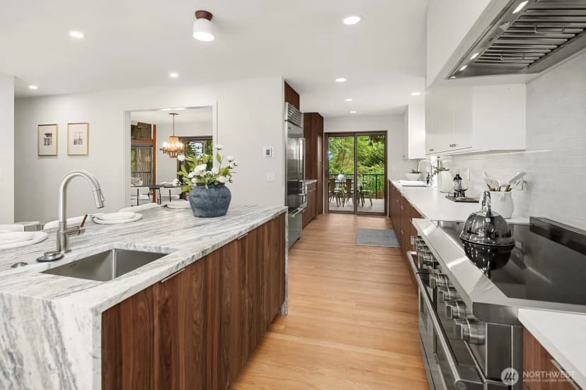 Property photo for 6750 W Mercer Way, Mercer Island photo 15