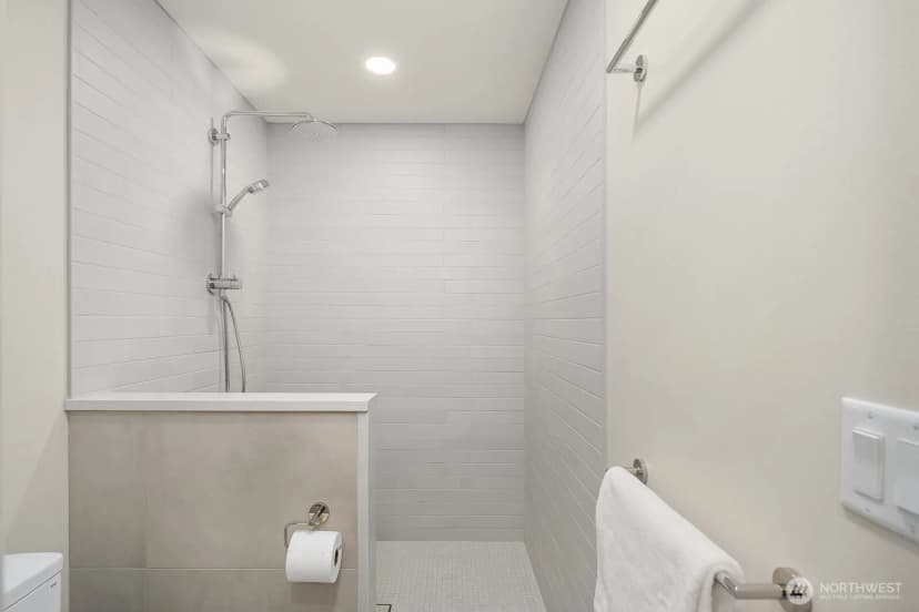 Property photo for 6750 W Mercer Way, Mercer Island photo 29