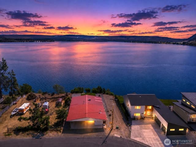 Property photo for 622 S 1st Street, Brewster