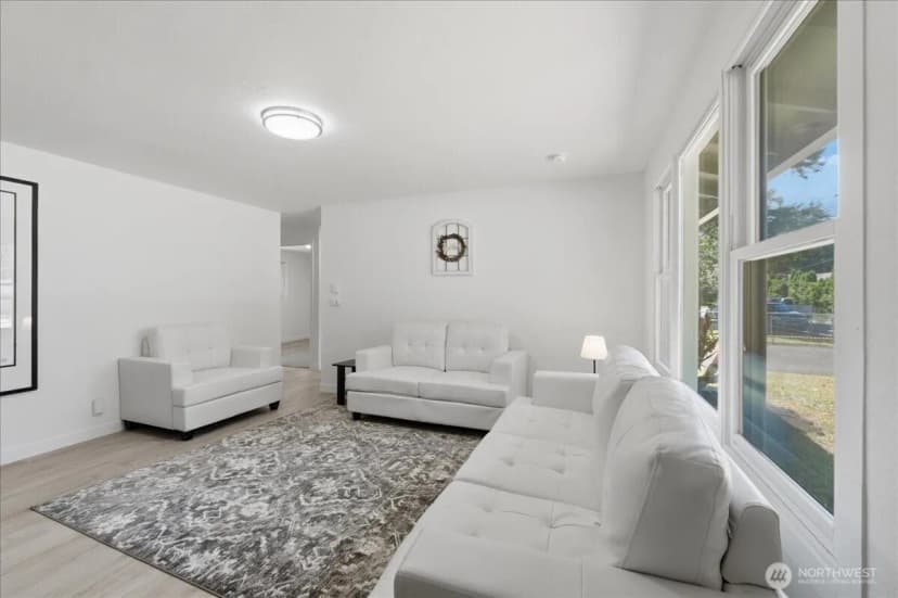 Property photo for 11407 Farwest Drive Sw, Lakewood photo 8