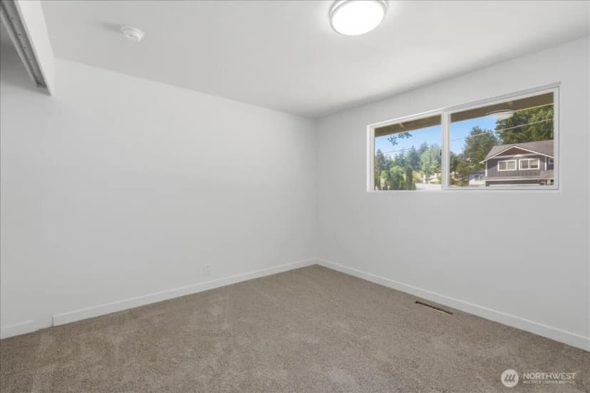 Property photo for 11407 Farwest Drive Sw, Lakewood photo 17