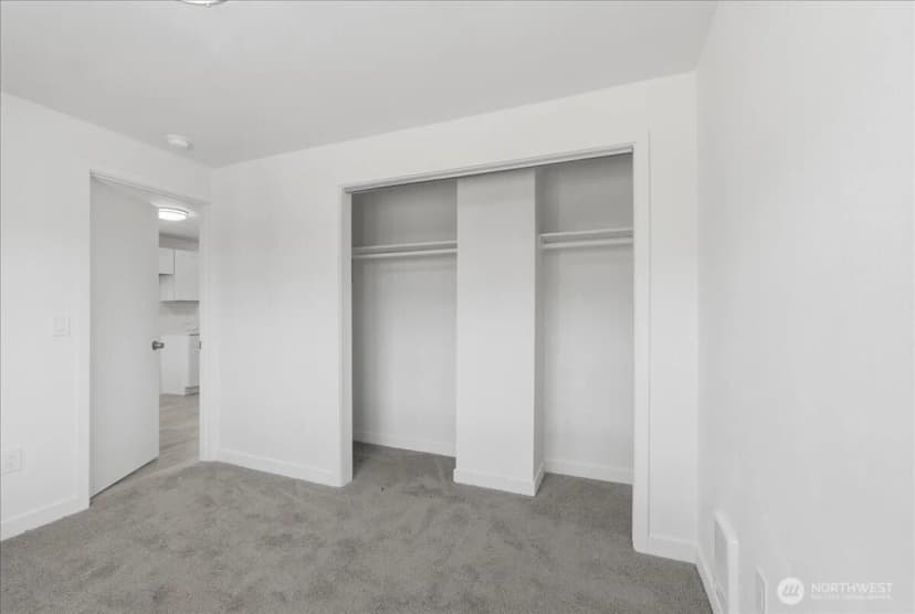 Property photo for 11407 Farwest Drive Sw, Lakewood photo 15