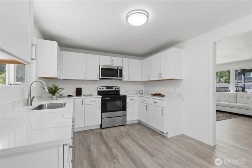 Property photo for 11407 Farwest Drive Sw, Lakewood photo 13
