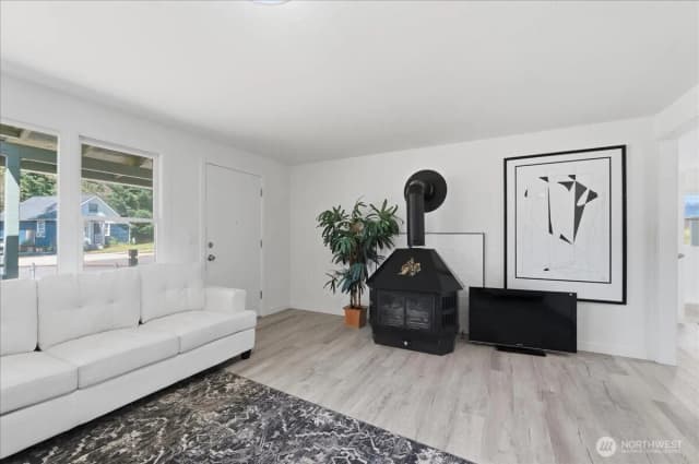 Property photo for 11407 Farwest Drive Sw, Lakewood photo 5