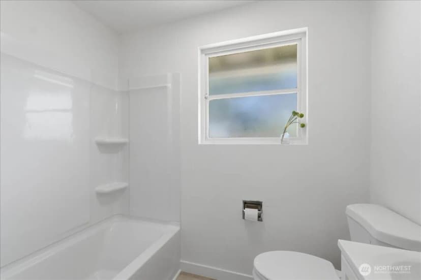 Property photo for 11407 Farwest Drive Sw, Lakewood photo 16