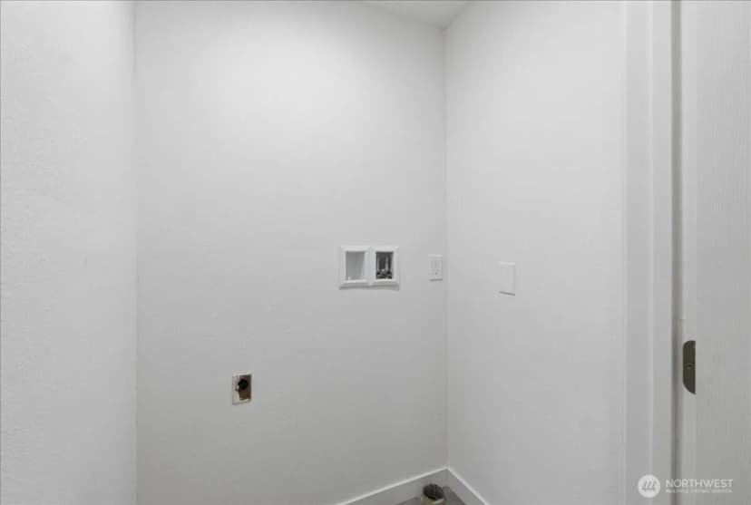 Property photo for 11407 Farwest Drive Sw, Lakewood photo 19