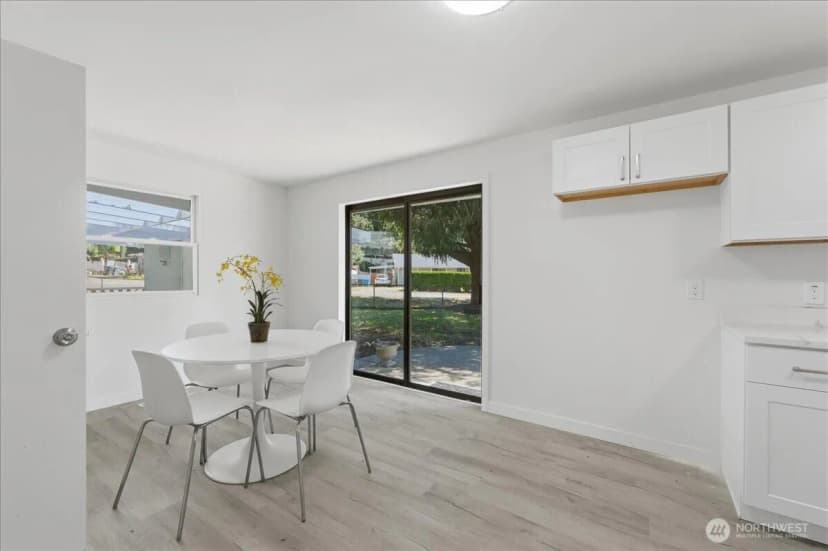 Property photo for 11407 Farwest Drive Sw, Lakewood photo 9