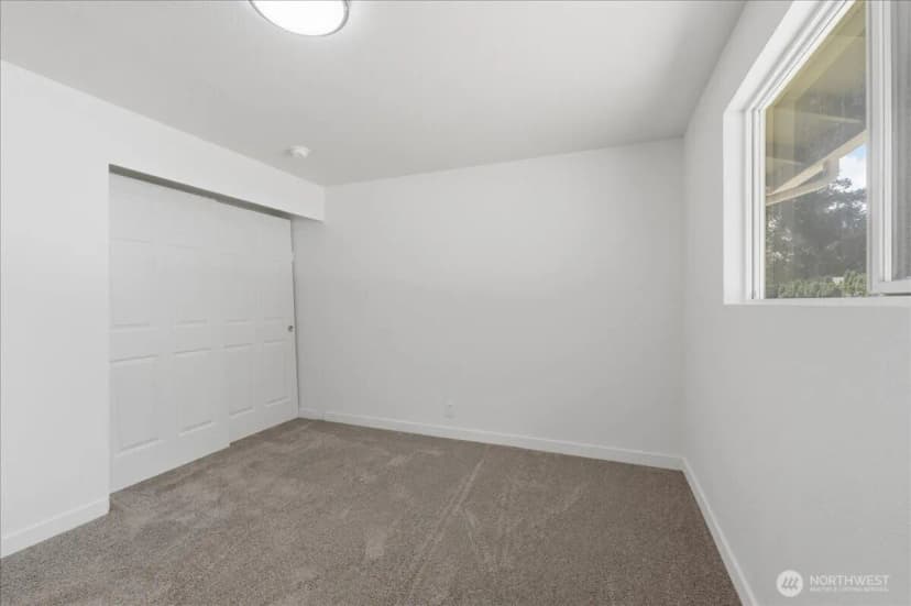 Property photo for 11407 Farwest Drive Sw, Lakewood photo 18