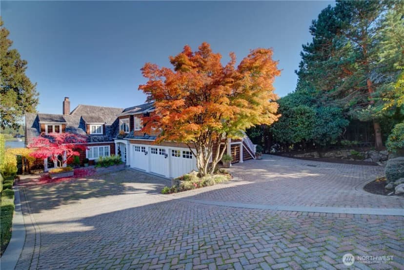 Property photo for 3608 Evergreen Point Road, Medina photo 2