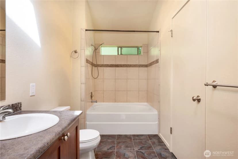 Property photo for 3540 Lake Washington Boulevard Se #210, Bellevue photo 12