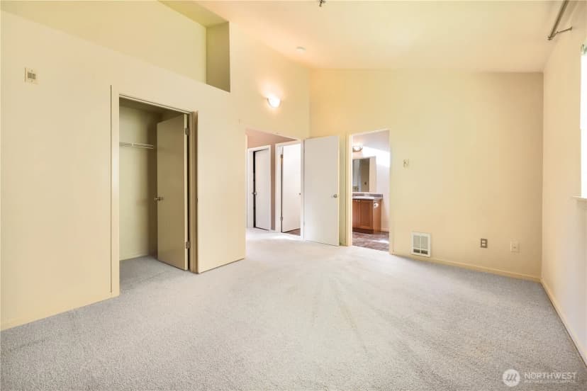 Property photo for 3540 Lake Washington Boulevard Se #210, Bellevue photo 10