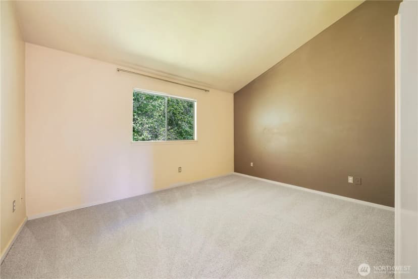 Property photo for 3540 Lake Washington Boulevard Se #210, Bellevue photo 9