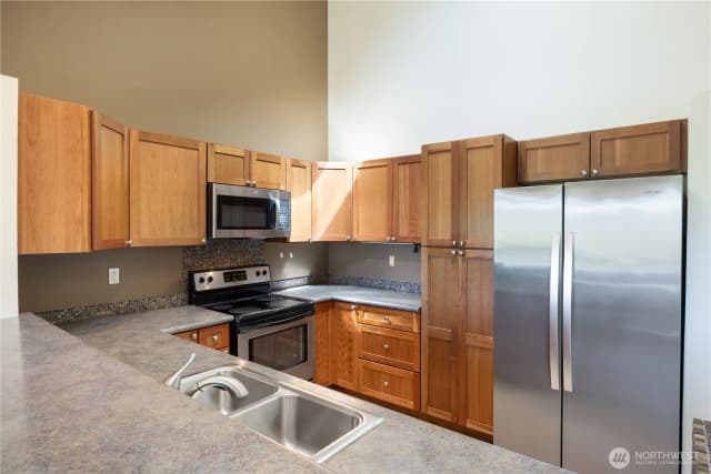 Property photo for 3540 Lake Washington Boulevard Se #210, Bellevue photo 3