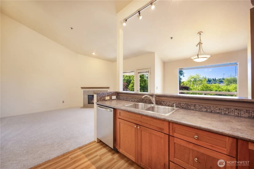 Property photo for 3540 Lake Washington Boulevard Se #210, Bellevue photo 16