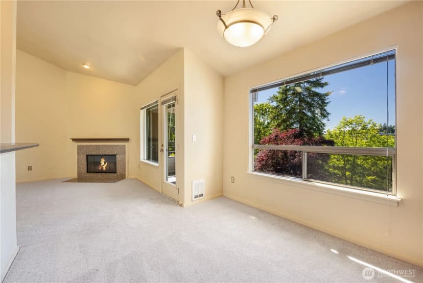 Property photo for 3540 Lake Washington Boulevard Se #210, Bellevue photo 14