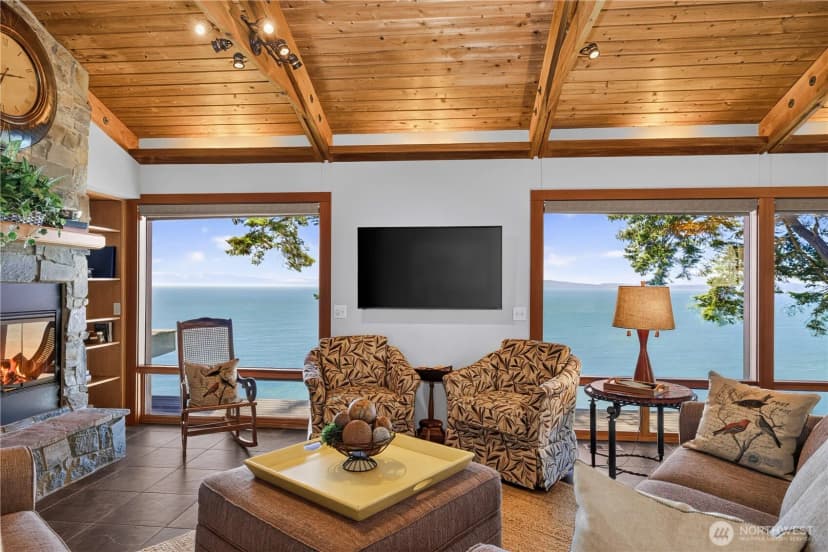Property photo for 14122 Ervine Road, Anacortes photo 4
